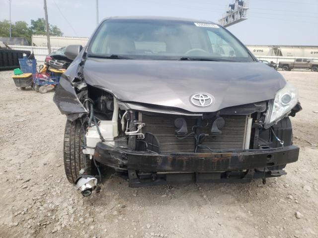 5TDYK3DC3DS357548 - 2013 TOYOTA SIENNA XLE GRAY photo 5