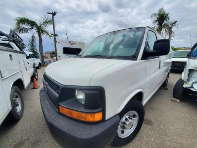 1GCWGFCB5C1117495 - 2012 CHEVROLET EXPRESS G2 WHITE photo 2