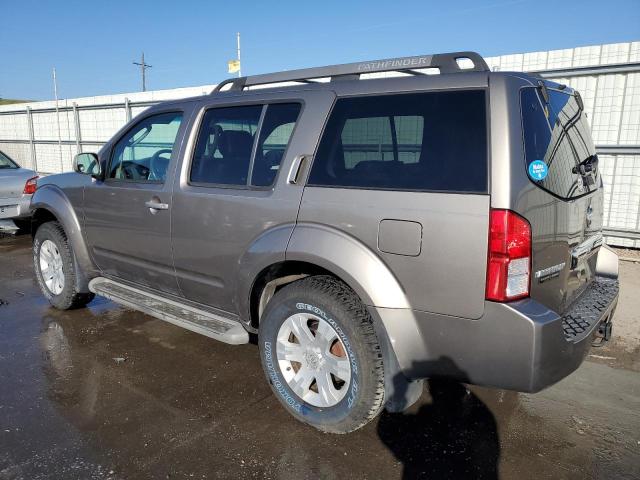 5N1AR18W45C700579 - 2005 NISSAN PATHFINDER LE BROWN photo 2