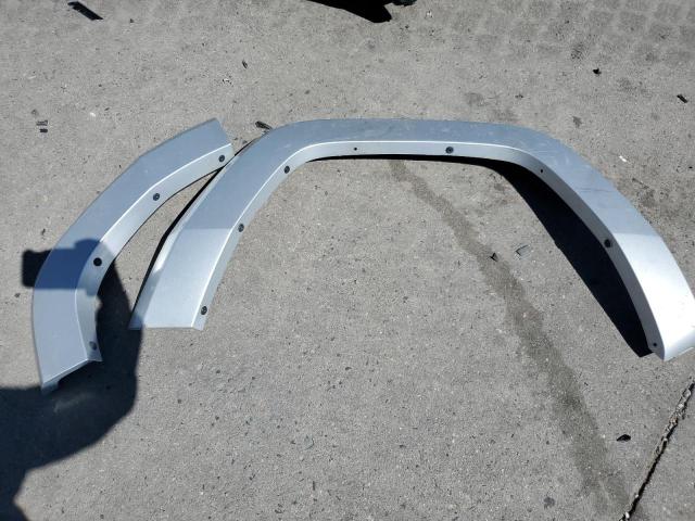 1J8HG48K86C233930 - 2006 JEEP COMMANDER 银色 照片 13