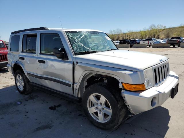 1J8HG48K86C233930 - 2006 JEEP COMMANDER 银色 照片 4