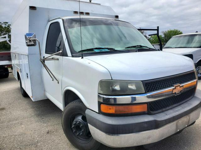 1GBJG31U831115791 - 2003 CHEVROLET EXPRESS G3 WHITE photo 1