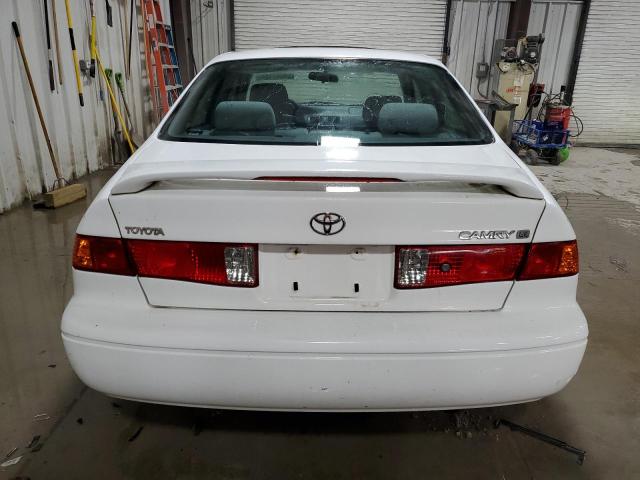 JT2BG22K910602453 - 2001 TOYOTA CAMRY CE WHITE photo 6