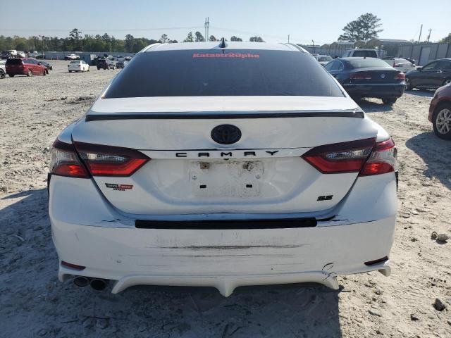 4T1T31AK9NU033438 - 2022 TOYOTA CAMRY SE NIGHT SHADE WHITE photo 6