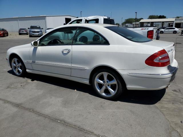 WDBTJ65J64F071249 - 2004 MERCEDES-BENZ CLK 320C WHITE photo 2