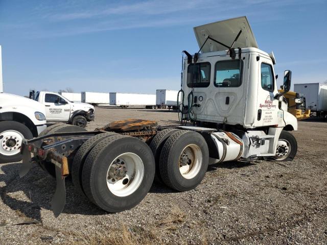 3AKJHLDV9KSKJ7419 - 2019 FREIGHTLINER CASCADIA 1 WHITE photo 4