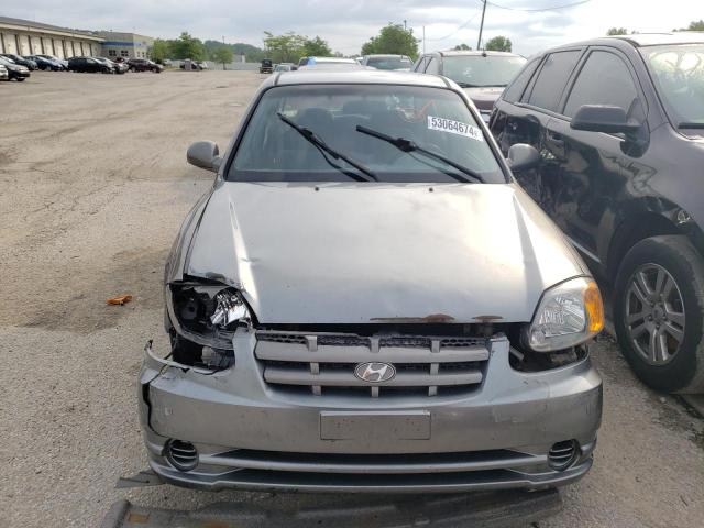 KMHCG45C55U590114 - 2005 HYUNDAI ACCENT GL GRAY photo 5