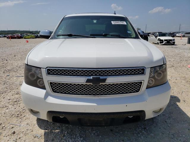 1GNSKCE03DR313405 - 2013 CHEVROLET TAHOE K1500 LTZ WHITE photo 5