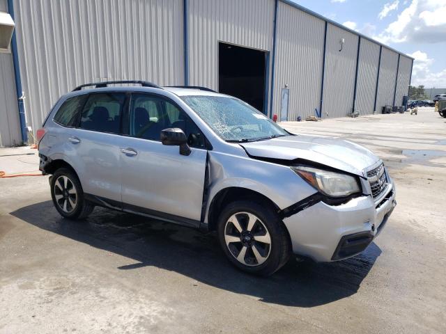 JF2SJABC9HH493999 - 2017 SUBARU FORESTER 2.5I SILVER photo 4