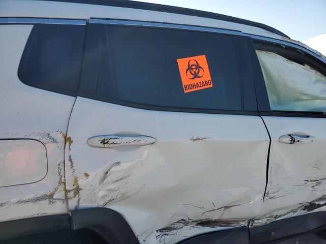 3C4NJDBB8JT423289 - 2018 JEEP COMPASS LATITUDE أبيض صورة 11