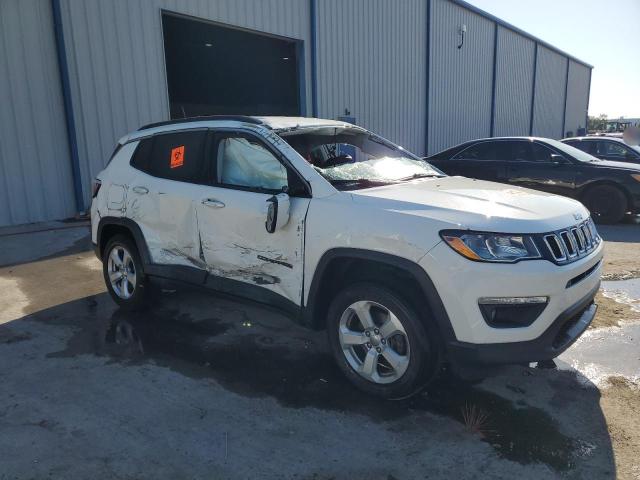 3C4NJDBB8JT423289 - 2018 JEEP COMPASS LATITUDE أبيض صورة 4