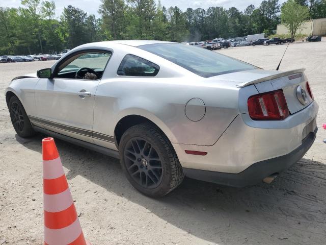 1ZVBP8AM8B5115761 - 2011 FORD MUSTANG SILVER photo 2