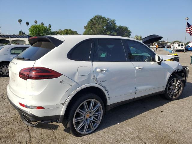 WP1AA2A20HKA90942 - 2017 PORSCHE CAYENNE WHITE photo 3