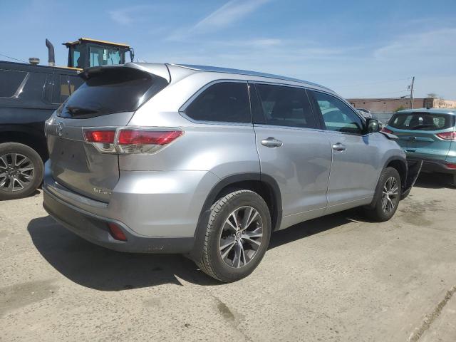 5TDJKRFH3GS355302 - 2016 TOYOTA HIGHLANDER XLE SILVER photo 3