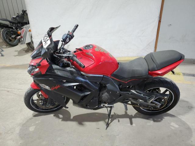 JKAEXEE16CDA04502 - 2012 KAWASAKI EX650 EC RED photo 3