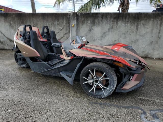 57XAAPHD9M8147305 - 2021 POLARIS SLINGSHOT SL RED photo 4