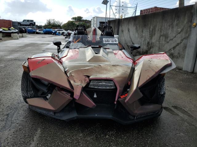 57XAAPHD9M8147305 - 2021 POLARIS SLINGSHOT SL RED photo 5