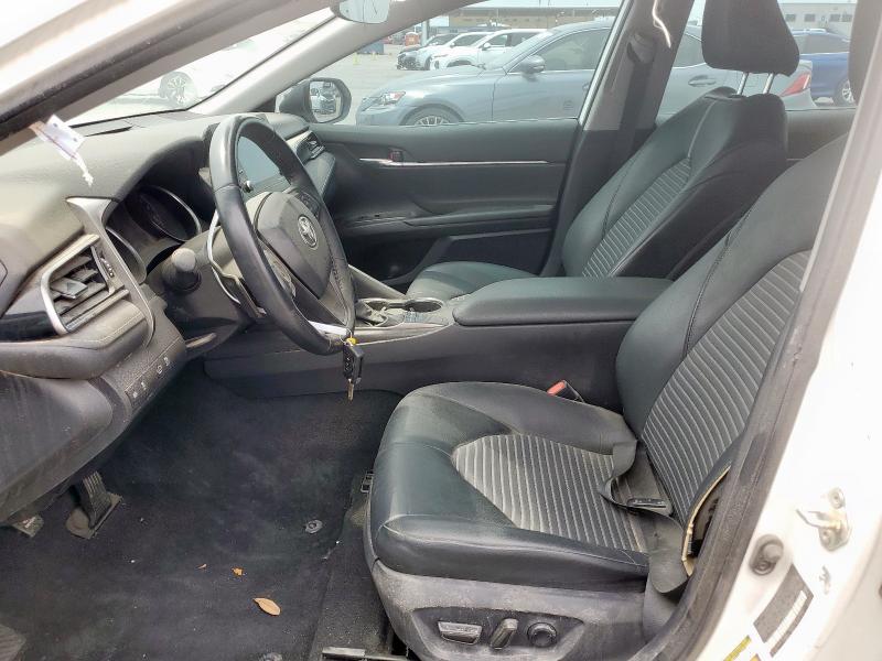 4T1G11AK8NU033910 - 2022 TOYOTA CAMRY SE WHITE photo 7