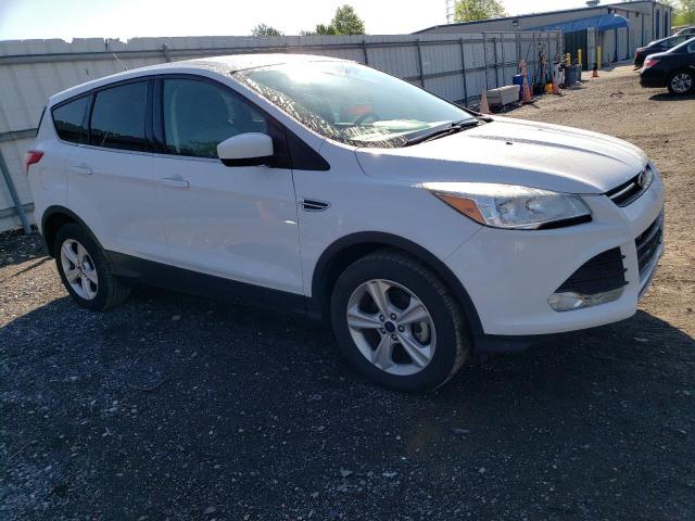 1FMCU0GX1GUA97230 - 2016 FORD ESCAPE SE WHITE photo 4