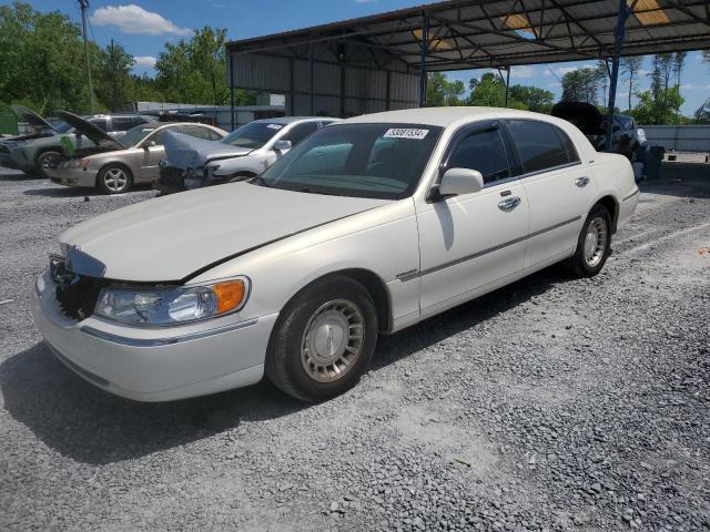 1LNHM81W32Y613867 - 2002 LINCOLN TOWN CAR EXECUTIVE WHITE photo 1