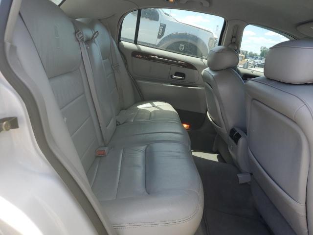 1LNHM81W32Y613867 - 2002 LINCOLN TOWN CAR EXECUTIVE WHITE photo 10