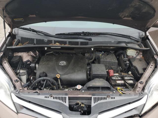 5TDYZ3DCXJS931070 - 2018 TOYOTA SIENNA XLE BROWN photo 12