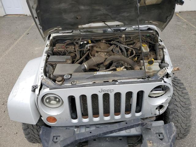 1J4GA59187L207159 - 2007 JEEP WRANGLER SAHARA WHITE photo 12