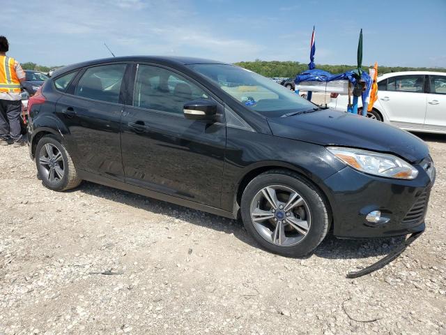 1FADP3K27EL254104 - 2014 FORD FOCUS SE BLACK photo 4