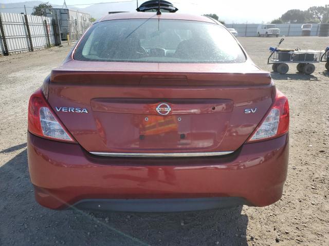 3N1CN7AP9HL812112 - 2017 NISSAN VERSA S BURGUNDY photo 6