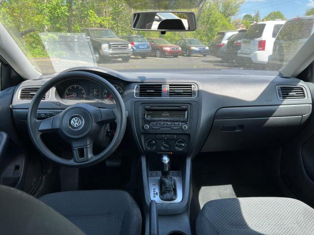 3VW2K7AJ8DM206377 - 2013 VOLKSWAGEN JETTA BASE Արծաթագույն լուսանկար 9