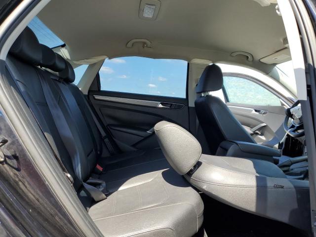 1VWDT7A35HC061331 - 2017 VOLKSWAGEN PASSAT R-LINE შავი ფოტო 10