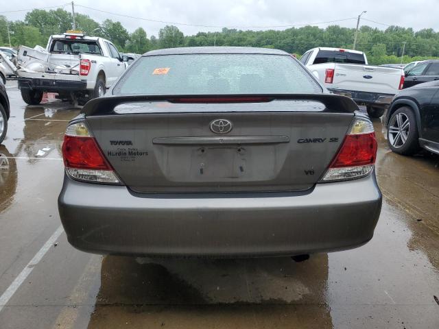 4T1BA32K55U061149 - 2005 TOYOTA CAMRY SE GRAY photo 6