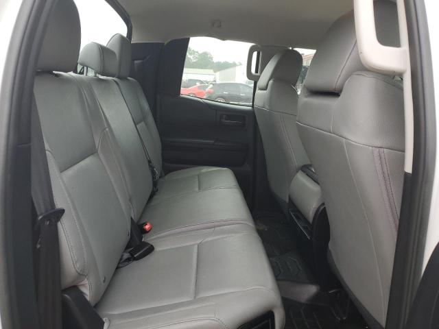 5TFRM5F1XGX102383 - 2016 TOYOTA TUNDRA DOUBLE CAB SR/SR5 WHITE photo 10