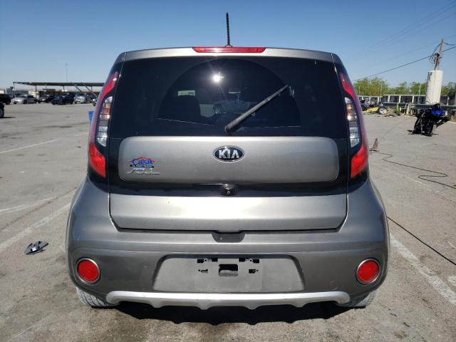 KNDJP3A5XH7470387 - 2017 KIA SOUL + GRAY photo 6