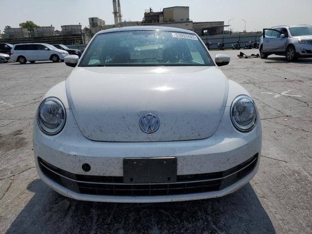 3VWJL7AT8DM682123 - 2013 VOLKSWAGEN BEETLE WHITE photo 5