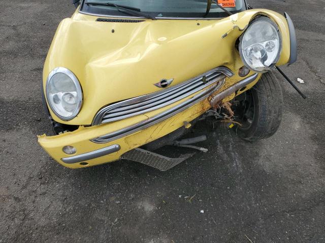 WMWRC33473TC39496 - 2003 MINI COOPER YELLOW photo 11