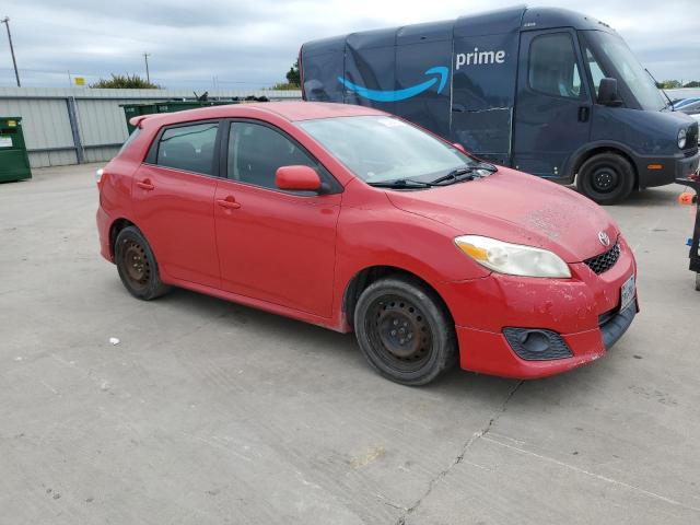 2T1KE4EE4AC040563 - 2010 TOYOTA COROLLA MA S RED photo 4