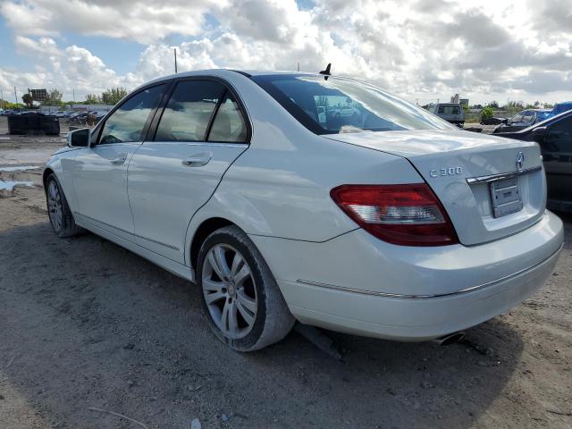 WDDGF8BB2AF453406 - 2010 MERCEDES-BENZ C 300 4MATIC WHITE photo 2