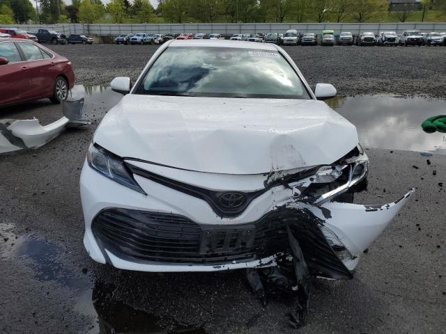 4T1B11HKXKU240309 - 2019 TOYOTA CAMRY L WHITE photo 5