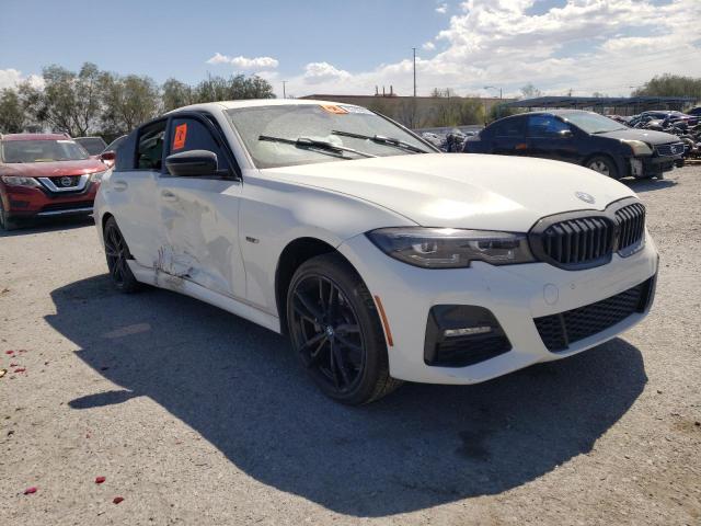 3MW5P7J01N8C54951 - 2022 BMW 330E WHITE photo 4