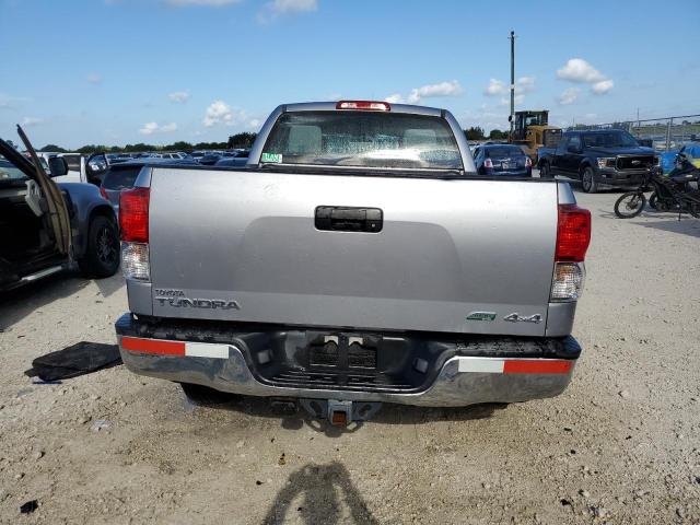 5TFUW5F19CX252080 - 2012 TOYOTA TUNDRA DOUBLE CAB SR5 SILVER photo 6