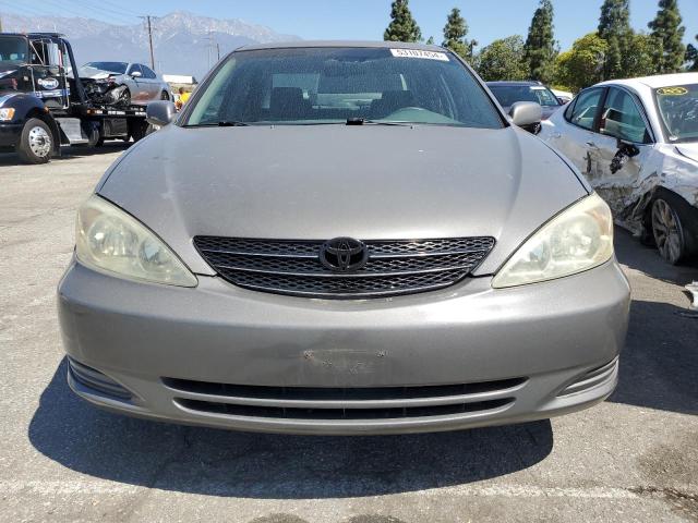 4T1BE32K82U542092 - 2002 TOYOTA CAMRY LE GRAY photo 5