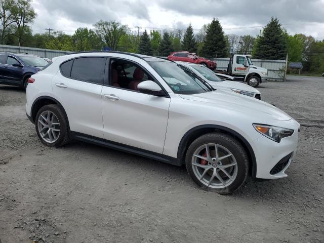 ZASPAKBN7K7C31267 - 2019 ALFA ROMEO STELVIO TI WHITE photo 4