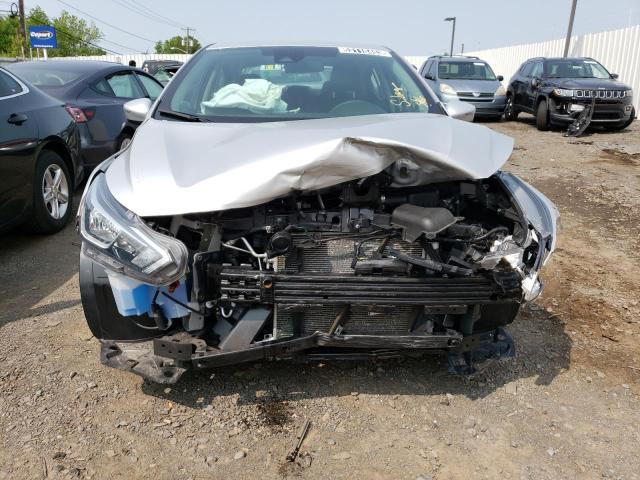 3N1CN8EV9ML888518 - 2021 NISSAN VERSA SV SILVER photo 5