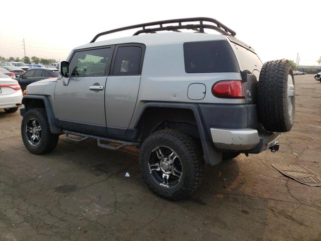 JTEBU4BF2BK103946 - 2011 TOYOTA FJ CRUISER SILVER photo 2