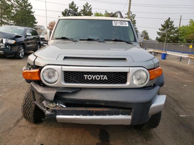 JTEBU4BF2BK103946 - 2011 TOYOTA FJ CRUISER SILVER photo 5