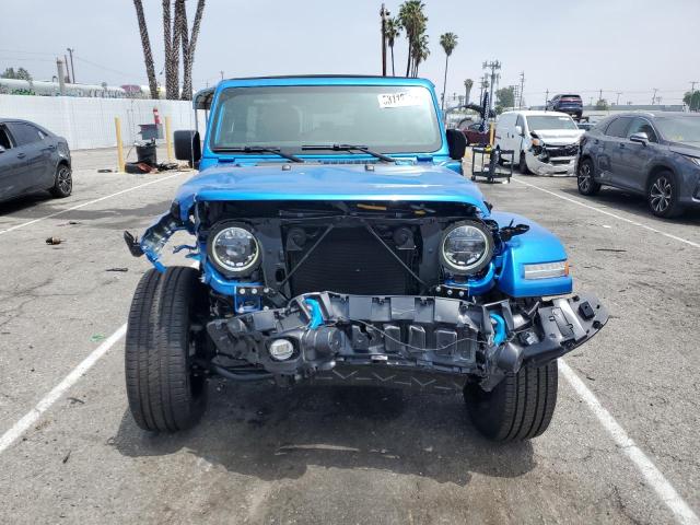 1C4JJXP64PW651353 - 2023 JEEP WRANGLER SAHARA 4XE BLUE photo 5