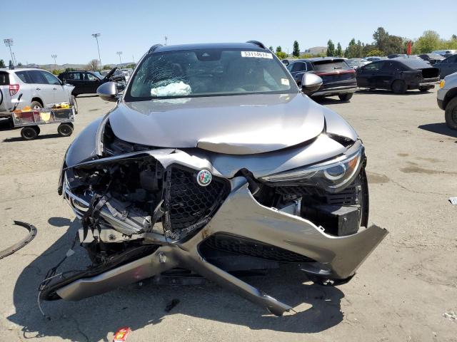 ZASFAKNN5J7B64870 - 2018 ALFA ROMEO STELVIO TI SPORT GRAY photo 5