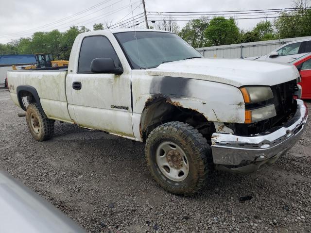 1GCHK24U45E285625 - 2005 CHEVROLET SILVERADO K2500 HEAVY DUTY WHITE photo 4