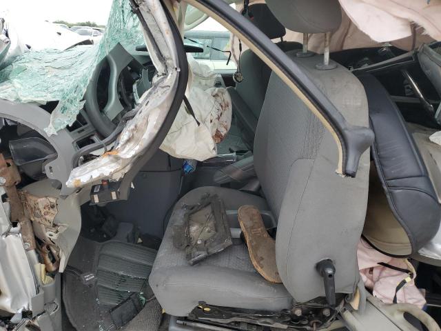 2A4RR5D11AR213649 - 2010 CHRYSLER TOWN & COU TOURING SILVER photo 7